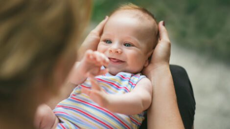 patarimai auginant 3 – 6 mėnesių kūdikį